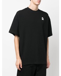 schwarzes T-Shirt mit einem Rundhalsausschnitt von Styland