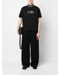 schwarzes T-Shirt mit einem Rundhalsausschnitt von MM6 MAISON MARGIELA