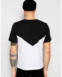 schwarzes T-Shirt mit einem Rundhalsausschnitt von adidas