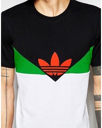 schwarzes T-Shirt mit einem Rundhalsausschnitt von adidas