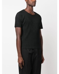 schwarzes T-Shirt mit einem Rundhalsausschnitt von Homme Plissé Issey Miyake