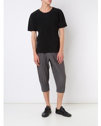 schwarzes T-Shirt mit einem Rundhalsausschnitt von Homme Plissé Issey Miyake