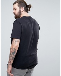 schwarzes T-Shirt mit einem Rundhalsausschnitt von Asos