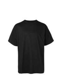schwarzes T-Shirt mit einem Rundhalsausschnitt von Pressure