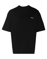 schwarzes T-Shirt mit einem Rundhalsausschnitt von Prevu