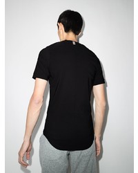 schwarzes T-Shirt mit einem Rundhalsausschnitt von Prevu