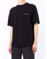 schwarzes T-Shirt mit einem Rundhalsausschnitt von UNDERCOVE
