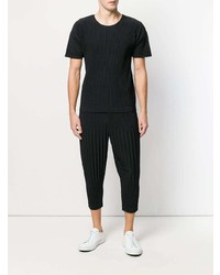 schwarzes T-Shirt mit einem Rundhalsausschnitt von Homme Plissé Issey Miyake