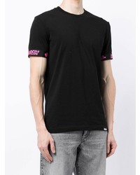 schwarzes T-Shirt mit einem Rundhalsausschnitt von DSQUARED2