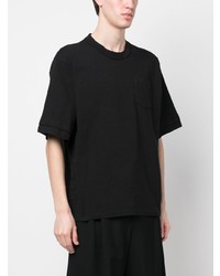 schwarzes T-Shirt mit einem Rundhalsausschnitt von Sacai