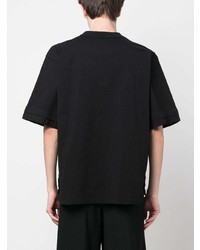 schwarzes T-Shirt mit einem Rundhalsausschnitt von Sacai