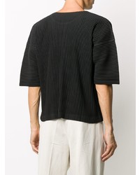 schwarzes T-Shirt mit einem Rundhalsausschnitt von Homme Plissé Issey Miyake