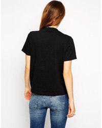 schwarzes T-Shirt mit einem Rundhalsausschnitt von Asos