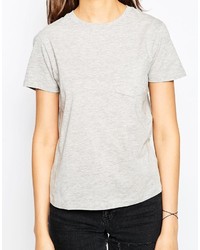 schwarzes T-Shirt mit einem Rundhalsausschnitt von Asos