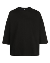 schwarzes T-Shirt mit einem Rundhalsausschnitt von The Celect