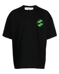 schwarzes T-Shirt mit einem Rundhalsausschnitt von The Salvages