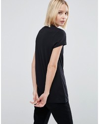 schwarzes T-Shirt mit einem Rundhalsausschnitt von Asos