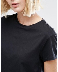 schwarzes T-Shirt mit einem Rundhalsausschnitt von Asos