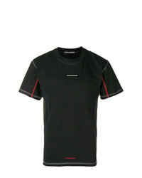 schwarzes T-Shirt mit einem Rundhalsausschnitt von United Standard
