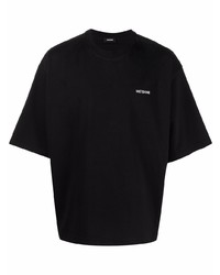 schwarzes T-Shirt mit einem Rundhalsausschnitt von We11done
