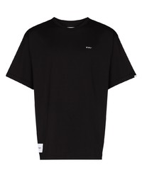 schwarzes T-Shirt mit einem Rundhalsausschnitt von WTAPS