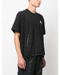 schwarzes T-Shirt mit einem Rundhalsausschnitt von Nike