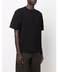 schwarzes T-Shirt mit einem Rundhalsausschnitt von Sacai