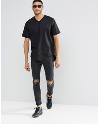 schwarzes T-Shirt mit einem V-Ausschnitt von Asos