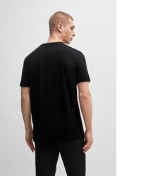 schwarzes T-Shirt mit einem V-Ausschnitt von Boss Green