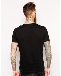 schwarzes T-Shirt mit einem V-Ausschnitt von Asos