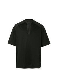 schwarzes T-Shirt mit einem V-Ausschnitt von Juun.J