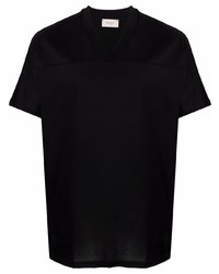 schwarzes T-Shirt mit einem V-Ausschnitt von Low Brand