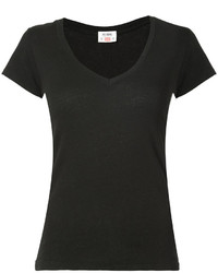schwarzes T-Shirt mit einem V-Ausschnitt von RE/DONE
