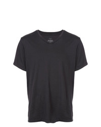 schwarzes T-Shirt mit einem V-Ausschnitt von SAVE KHAKI UNITED