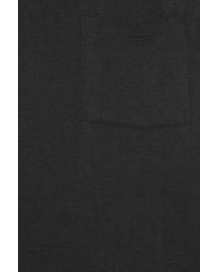 schwarzes T-Shirt mit einem V-Ausschnitt von Alexander Wang