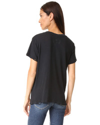 schwarzes T-Shirt mit einem V-Ausschnitt von Current/Elliott