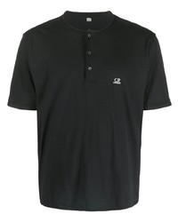 schwarzes T-shirt mit einer Knopfleiste von C.P. Company