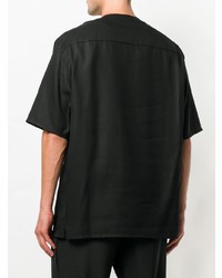 schwarzes T-shirt mit einer Knopfleiste von Lemaire