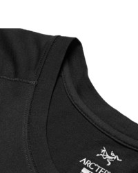 schwarzes T-shirt von Arc'teryx