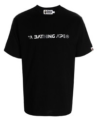 schwarzes und silbernes bedrucktes T-Shirt mit einem Rundhalsausschnitt von A Bathing Ape