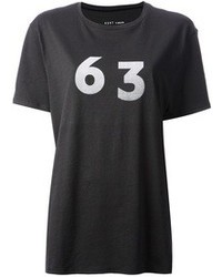 schwarzes und weißes bedrucktes T-Shirt mit einem Rundhalsausschnitt von 6397