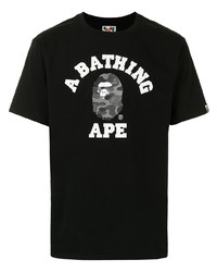 schwarzes und weißes bedrucktes T-Shirt mit einem Rundhalsausschnitt von A Bathing Ape