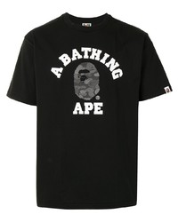 schwarzes und weißes bedrucktes T-Shirt mit einem Rundhalsausschnitt von A Bathing Ape