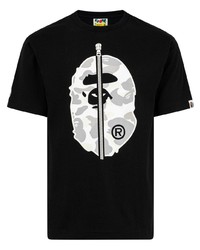 schwarzes und weißes bedrucktes T-Shirt mit einem Rundhalsausschnitt von A Bathing Ape