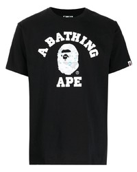 schwarzes und weißes bedrucktes T-Shirt mit einem Rundhalsausschnitt von A Bathing Ape