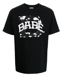 schwarzes und weißes bedrucktes T-Shirt mit einem Rundhalsausschnitt von A Bathing Ape