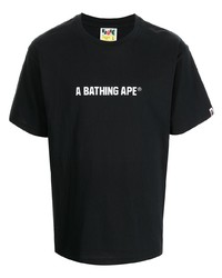 schwarzes und weißes bedrucktes T-Shirt mit einem Rundhalsausschnitt von A Bathing Ape