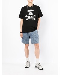 schwarzes und weißes bedrucktes T-Shirt mit einem Rundhalsausschnitt von AAPE BY A BATHING APE