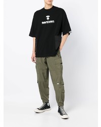 schwarzes und weißes bedrucktes T-Shirt mit einem Rundhalsausschnitt von AAPE BY A BATHING APE