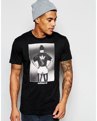 schwarzes und weißes bedrucktes T-Shirt mit einem Rundhalsausschnitt von adidas